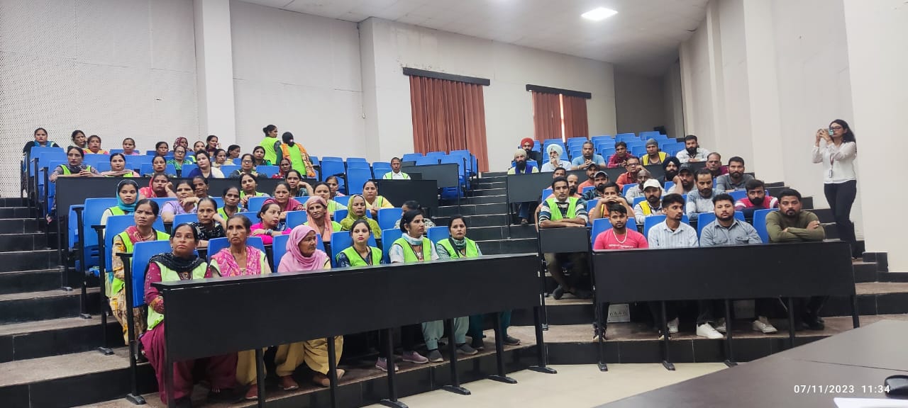 कर्मचारी राज्य बीमा निगम द्वारा LPU में जागरूकता कैम्प लगाया गया 